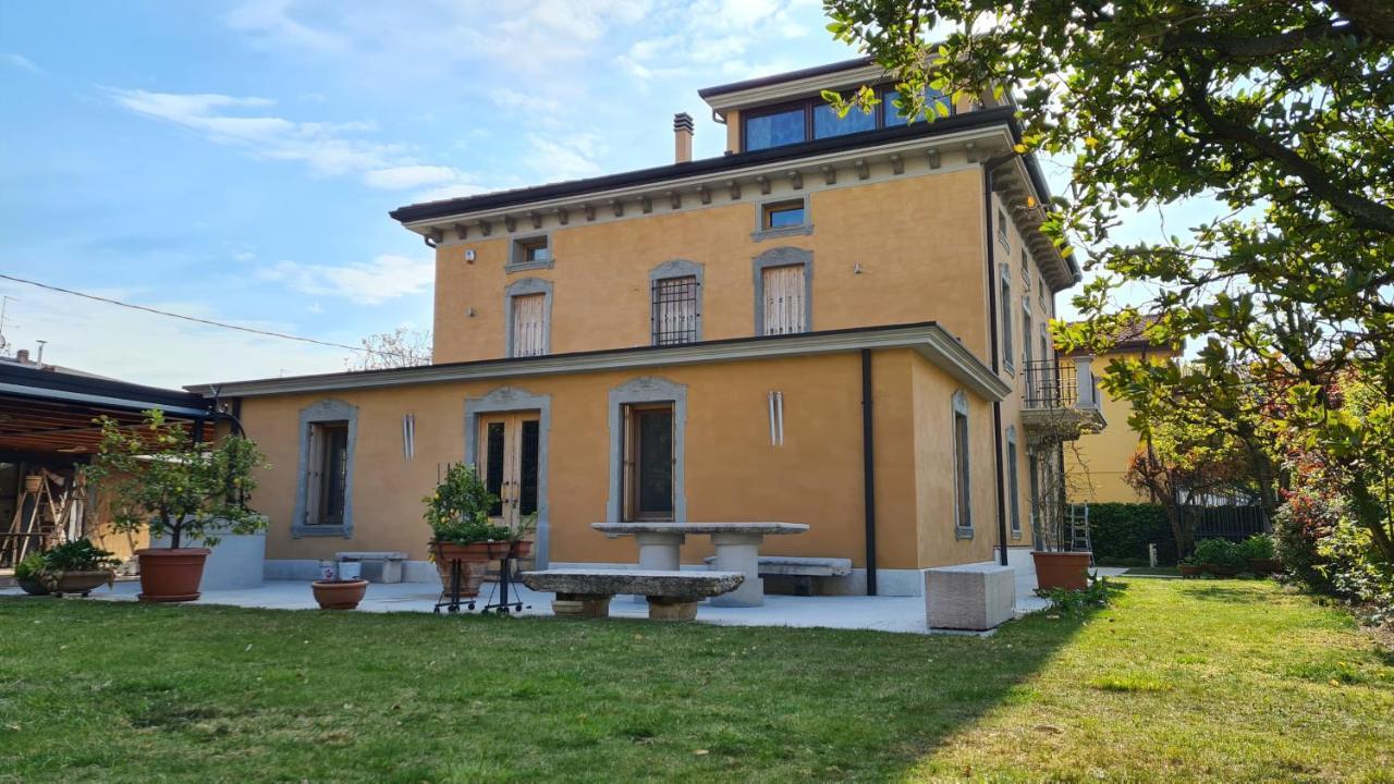Appartamento Modenese 8 ペスキエーラ・デル・ガルダ エクステリア 写真